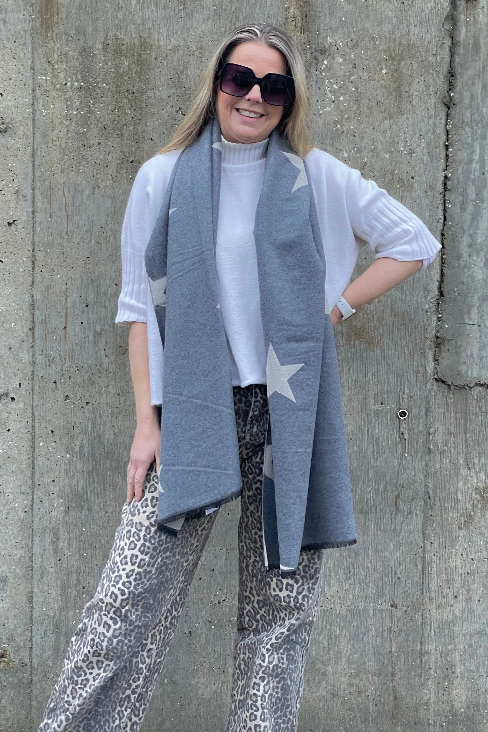 Star Blanket Scarf | Grey x Cream